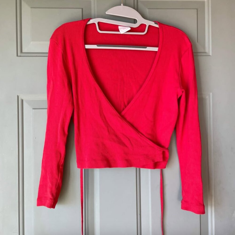 Lisa Says Gah Red Lucille Wrap Top Small